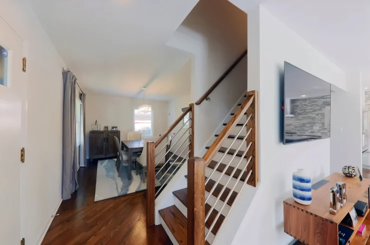 High-Contrast Staircase Remodelling