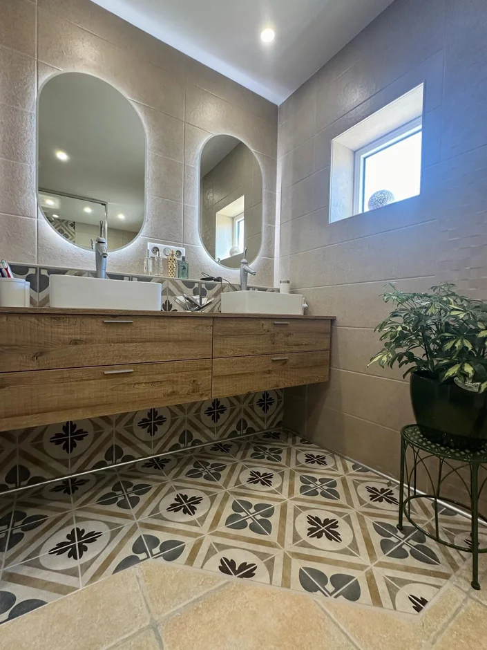 Warm Contemporary Bathroom Renovation