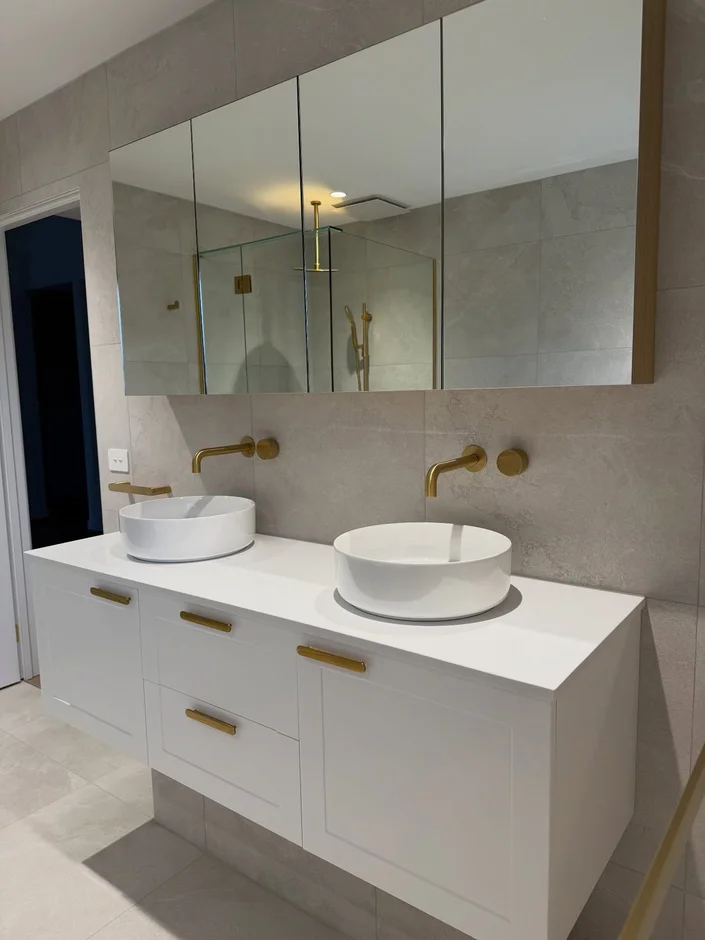 Luxurious Minimalist Bathroom Renovation