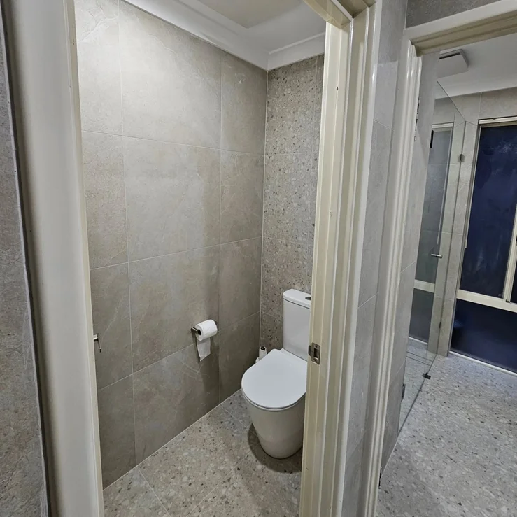 Modern Bathroom Renovation with Clean Lines and Practical Layout