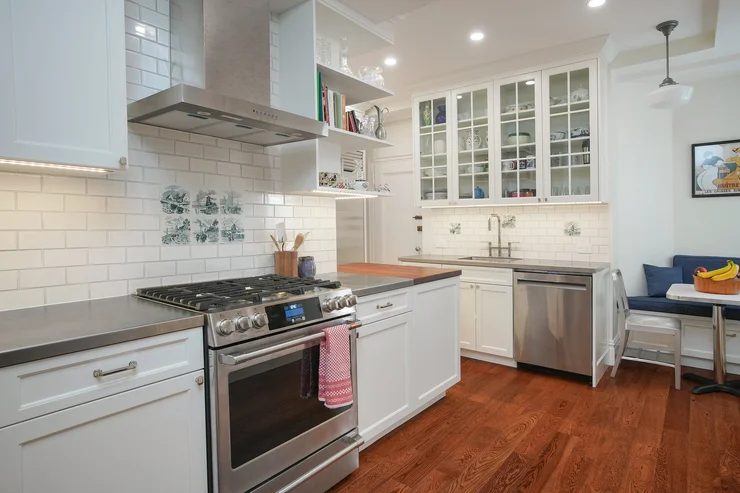 Soft Modern Refresh: Transitional Minimal with Classic Details